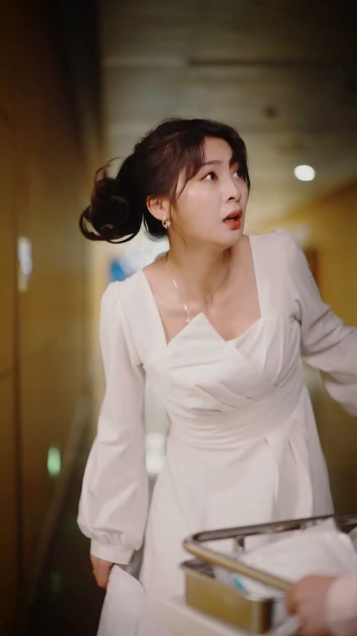 离婚后，顾少死皮赖脸缠着我第135集