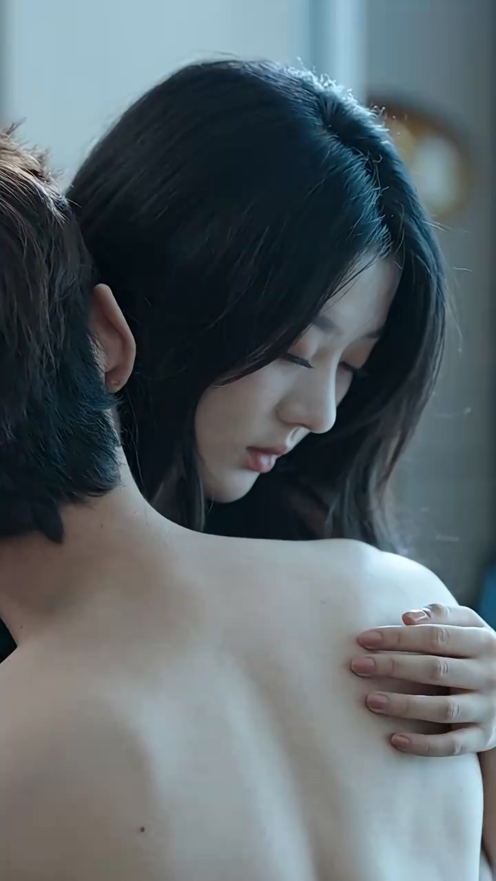 叶秘书的厉总很粘人第01集